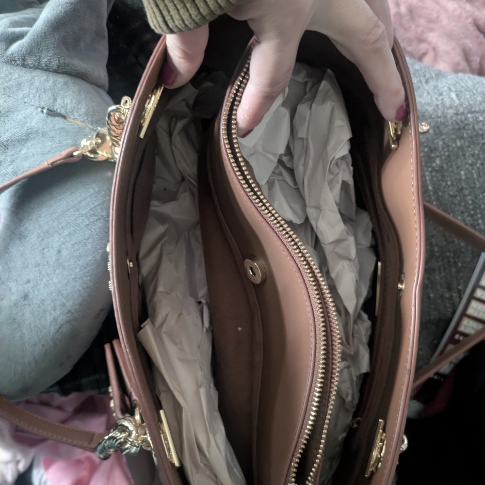 Women's Tan Shoulder Bag with Gold Chain - Picture 3 of 4
